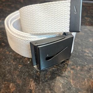 Nike Golf Adjustable Web Metal Buckle Belt White And Silver Buckle Unisex 48”